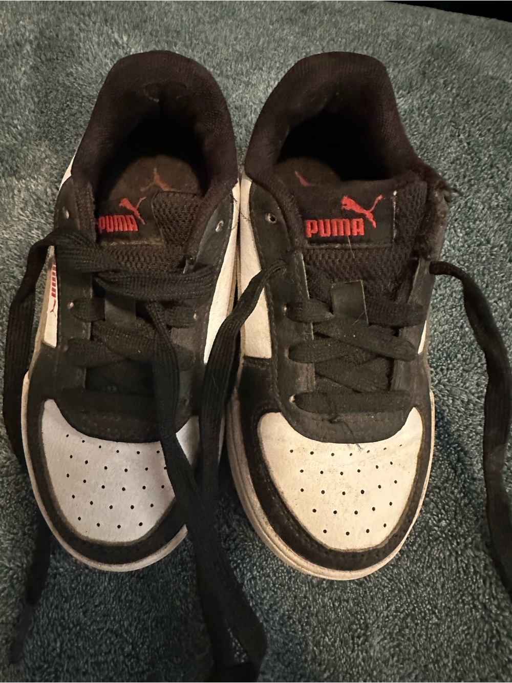 Puma Kids Black White and Red Low-Top Sneakers